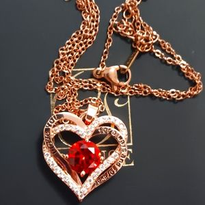 Romantic rose gold necklace with diamonds
